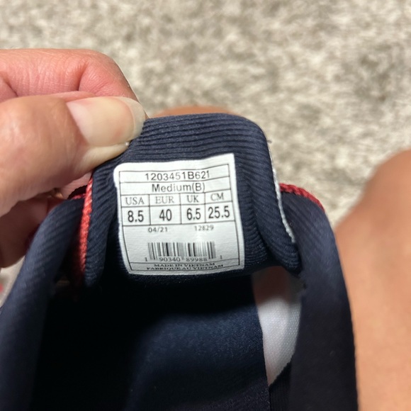 Women’s Brooks Launch 8. Texas State Print size 8.5. New! - Picture 6 of 6